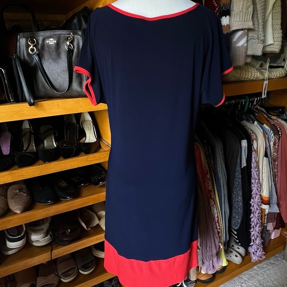 ⭐️BOGO FREE⭐️ NWOT MSK Navy and Coral Short Sleeve Dress - Picture 4 of 4